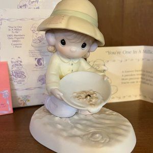 Precious Moments Members Only 1995 Figurine - "You're One In A Million To Me"